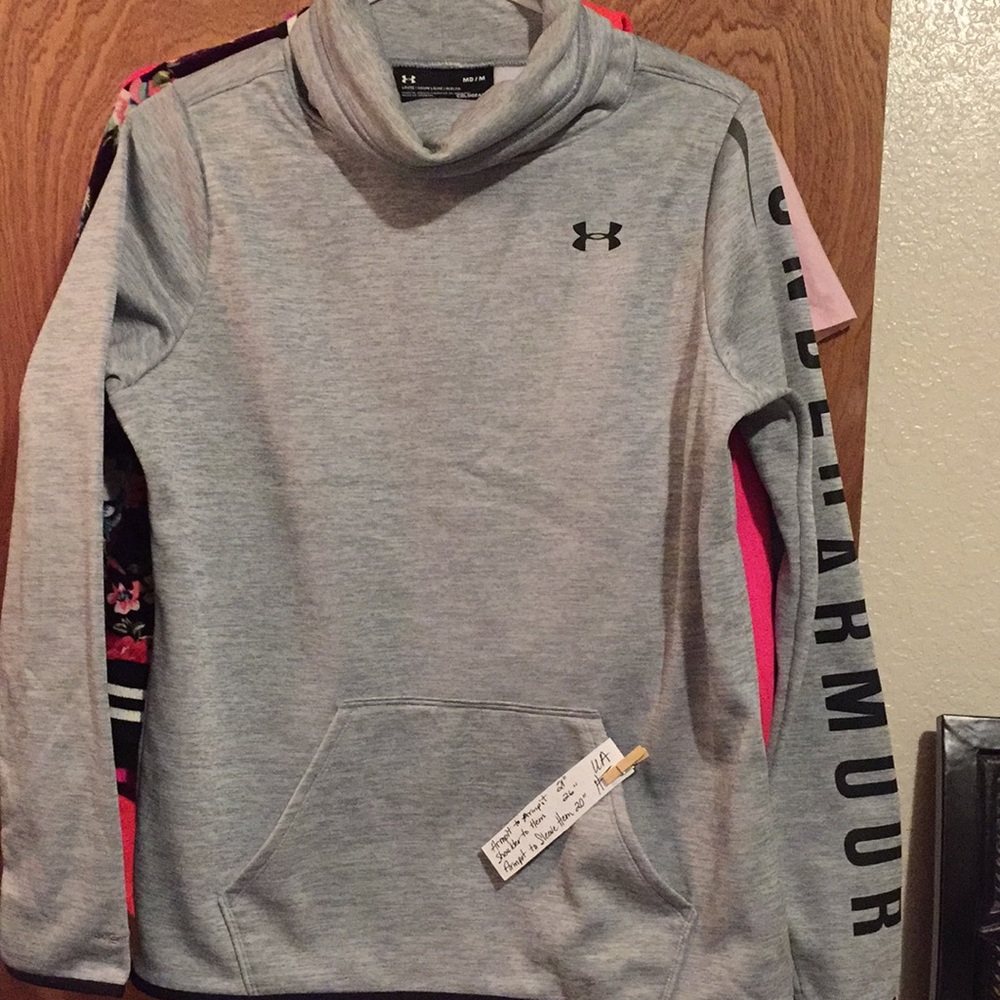 Under Armour Top